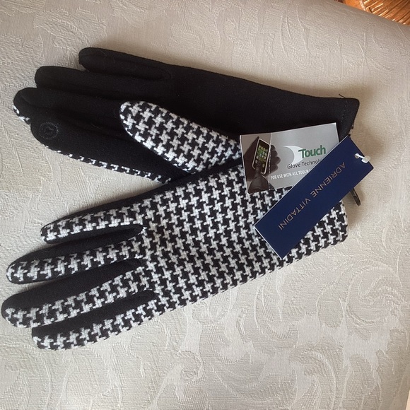 NWT Adrienne Vittadini Black and White Herringbone pattern touch glove - Picture 7 of 7